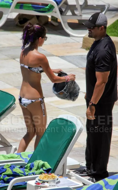 Selena Gómez: Sexy Bikini en Brasil