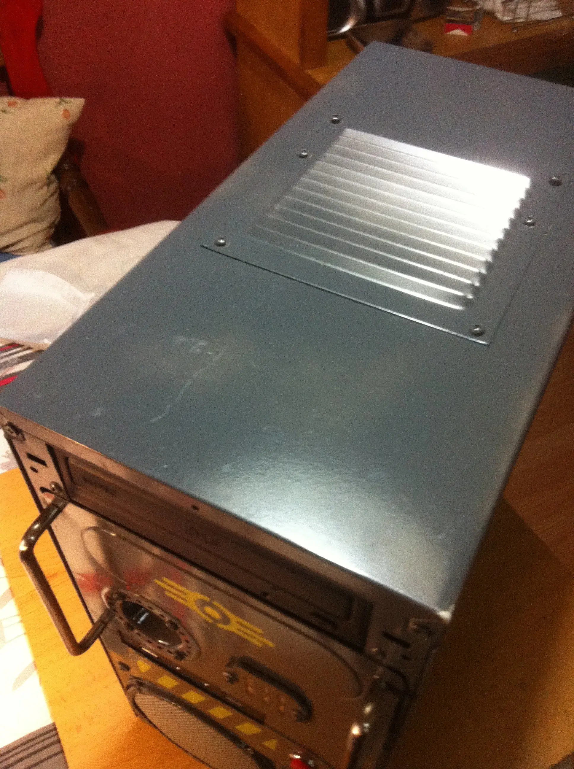 pintar gabinete pc con aerosol