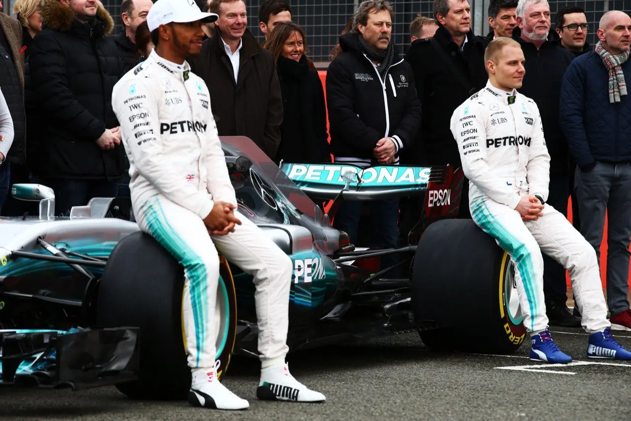 W08