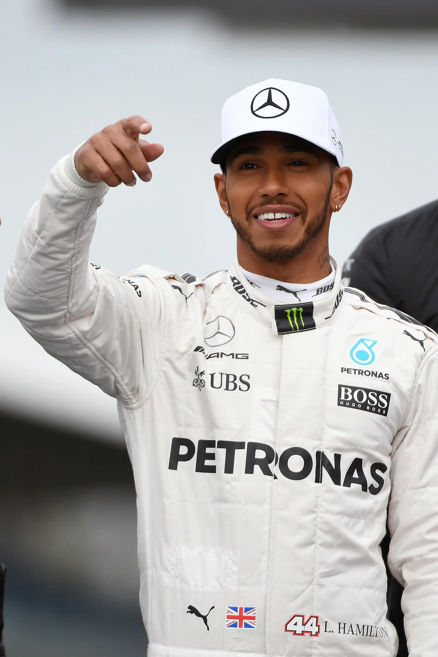 W08