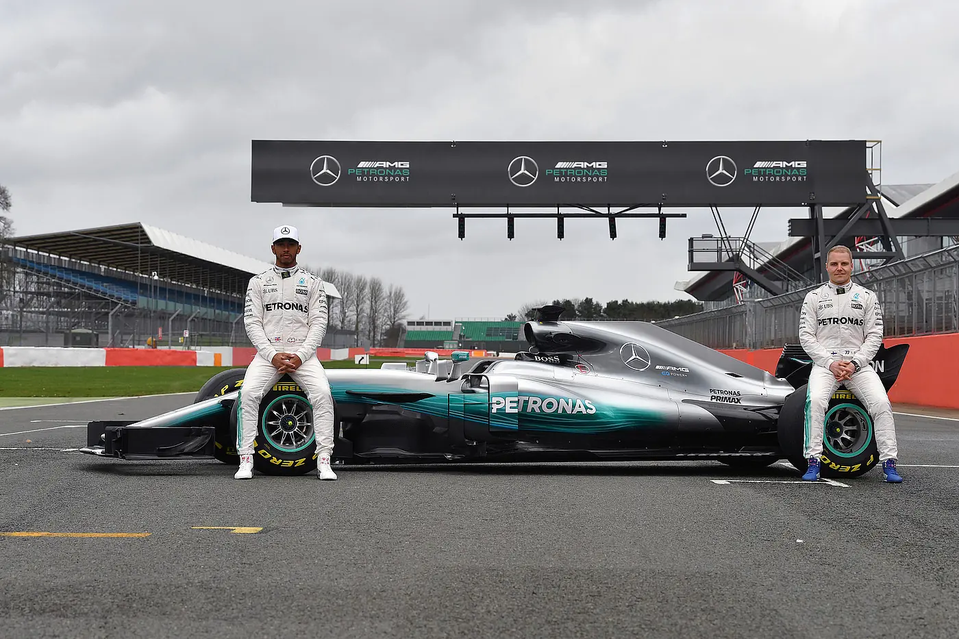 W08