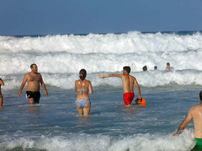 Juicio político a Macri por turista golpeado por ola del mar