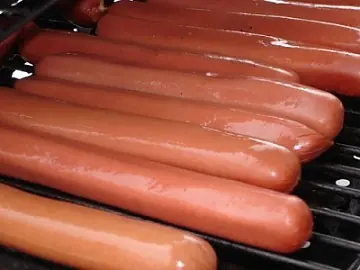 vas a comer salchichas??