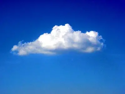 ¿Por qué flotan las nubes si el agua pesa más que el aire?