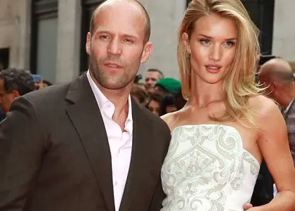 Jason Statham tiene 49 años y revela su secreto.