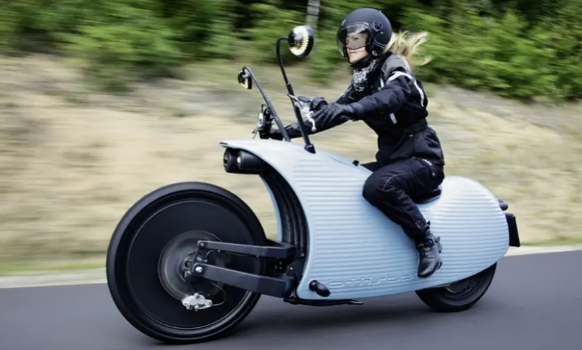La primera moto eléctrica que viaja más de 200 km