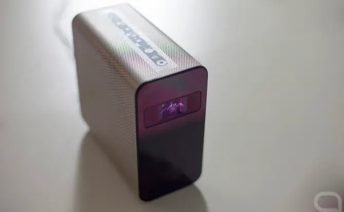 Lo nuevo de Sony es un proyector android de 1700 dólares