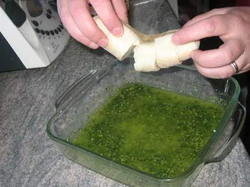 Receta: Pan de ajo y pancitos de cebolla.