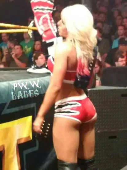 Te presento a Alexa Bliss de la WWE(si te gusto deja puntos)