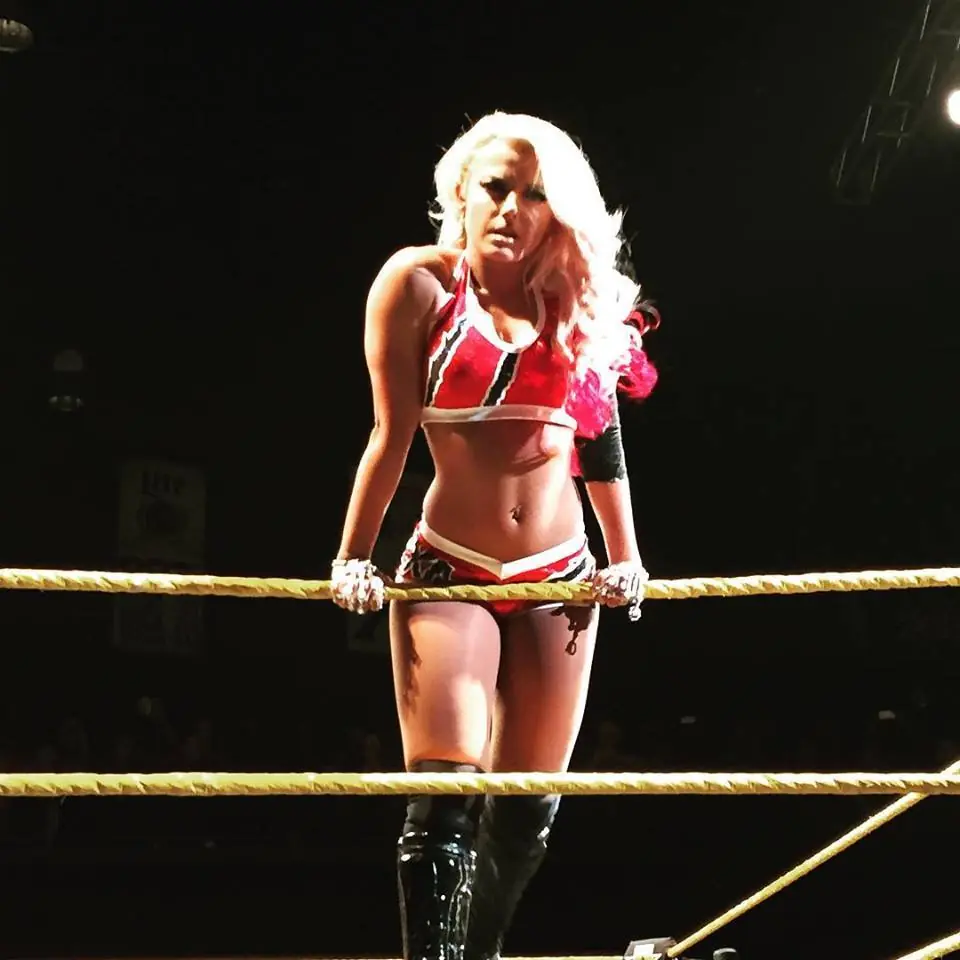 Te presento a Alexa Bliss papu (si te gusto deja puntos)