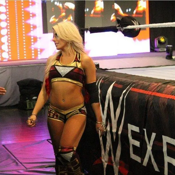 Te presento a Alexa Bliss papu (si te gusto deja puntos)