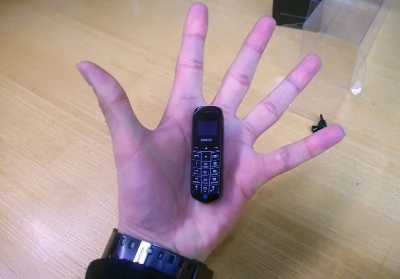 Divertidas reseñas de mini celular en Amazon