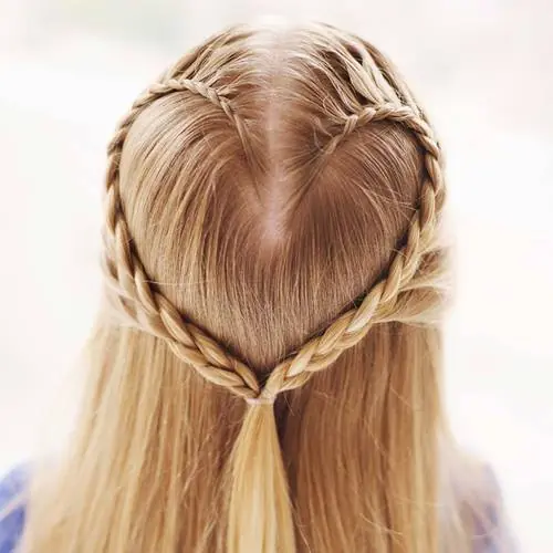 mujer se lava el pelo sin champú y consigue un cabello fino