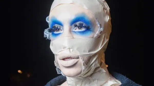 Quiere convertirse en un "marciano asexuado"