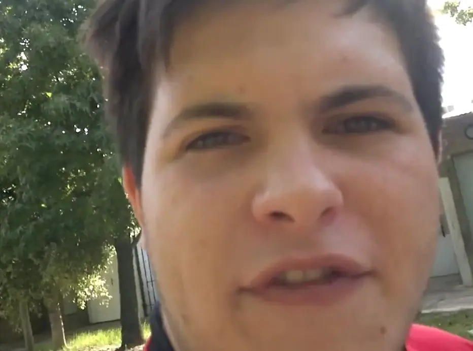 El gordito de la bordeadora