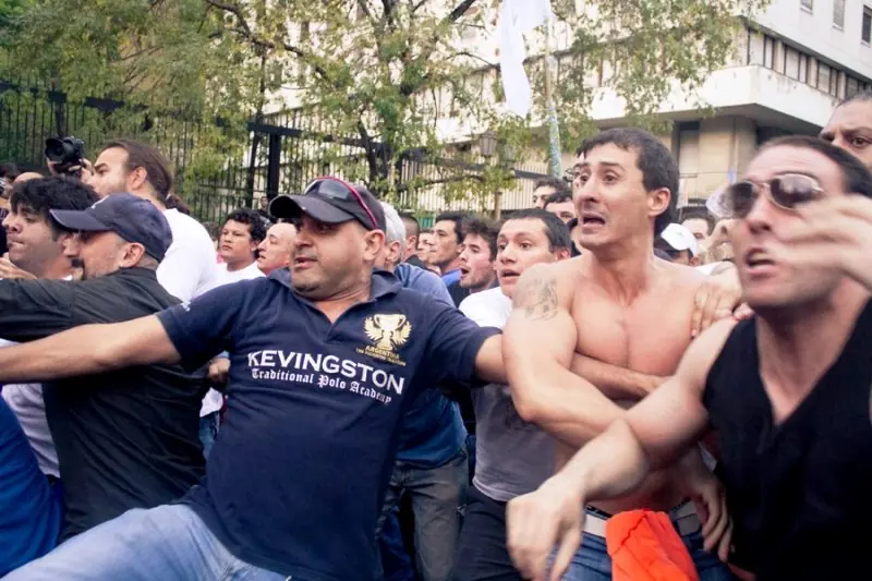 Y si hacemos top a la ternura y la amistad? T! lo necesita.