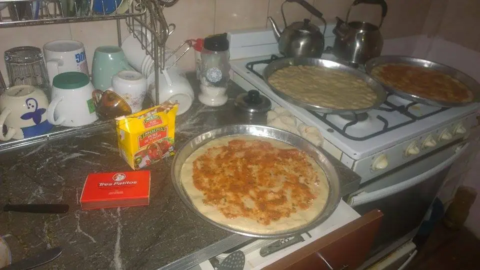 pizzas pizzas