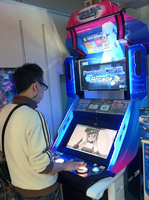 Asi es un Salón de Juegos en Tokio Asi es un Salón de Juegos en Tokio