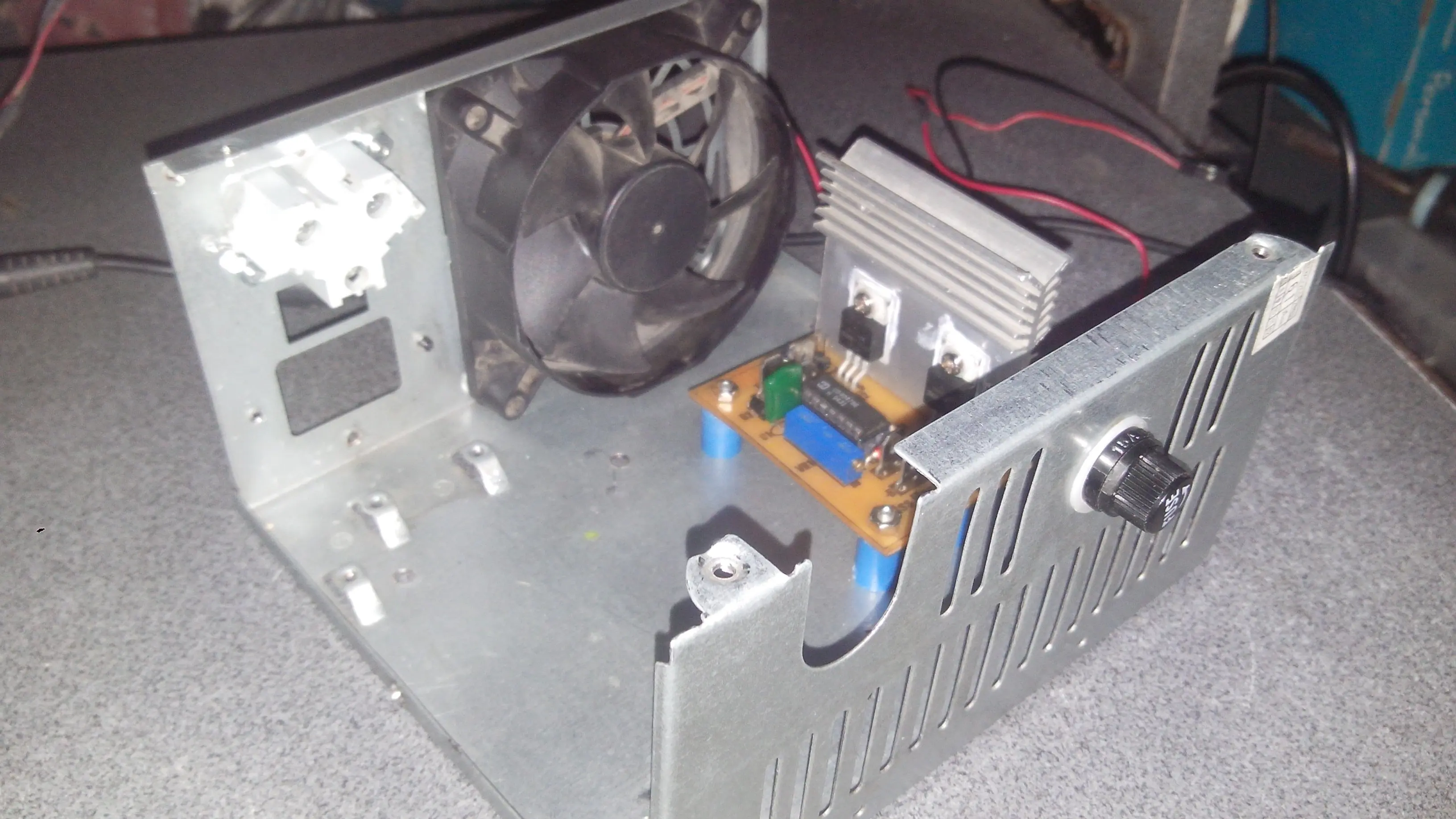 Inversor 12 a 220V / 100VA con CD4047