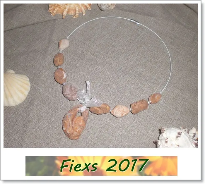 collares