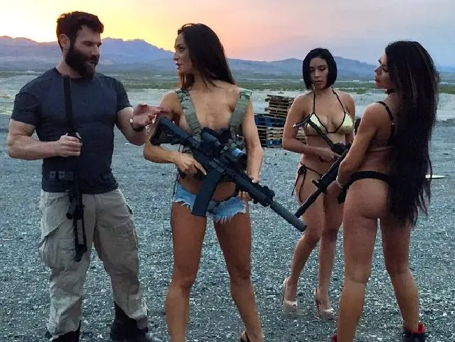 Dan Bilzerian: tipico taringuero. pasa papi