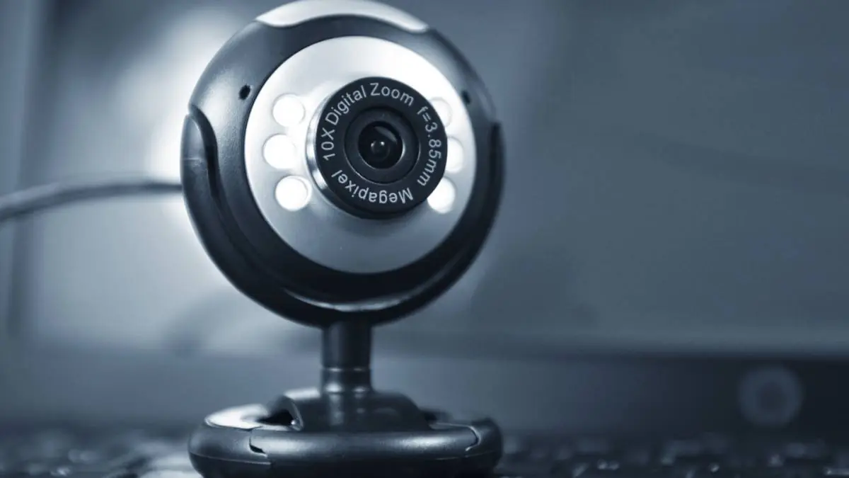 Como desconectar la webcam del PC sin taparla físicamente