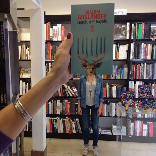 Cuando los empleados de las librerias se aburren
