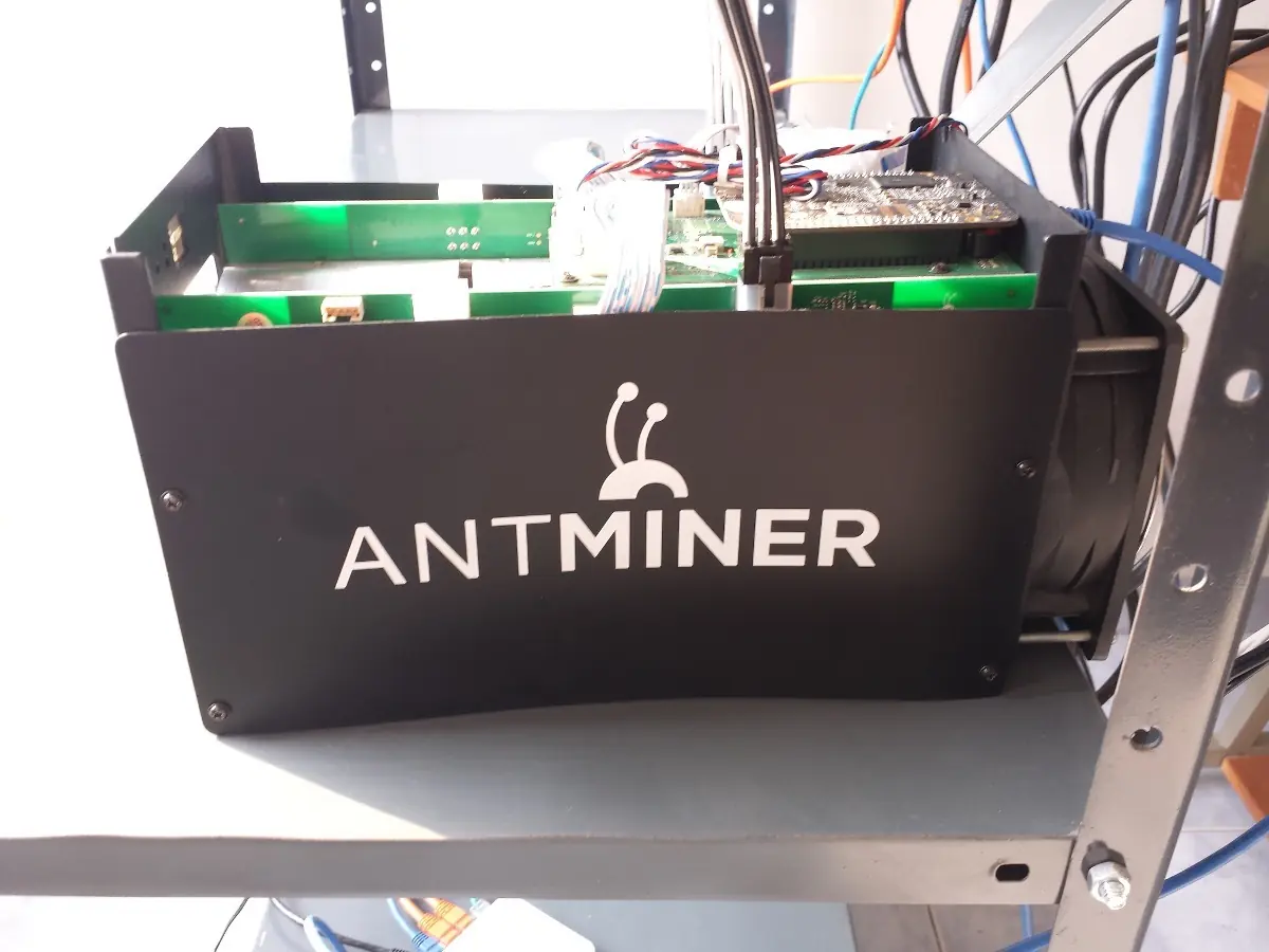Guía rápida para 'minar' Bitcoins desde el ordenador en casa
