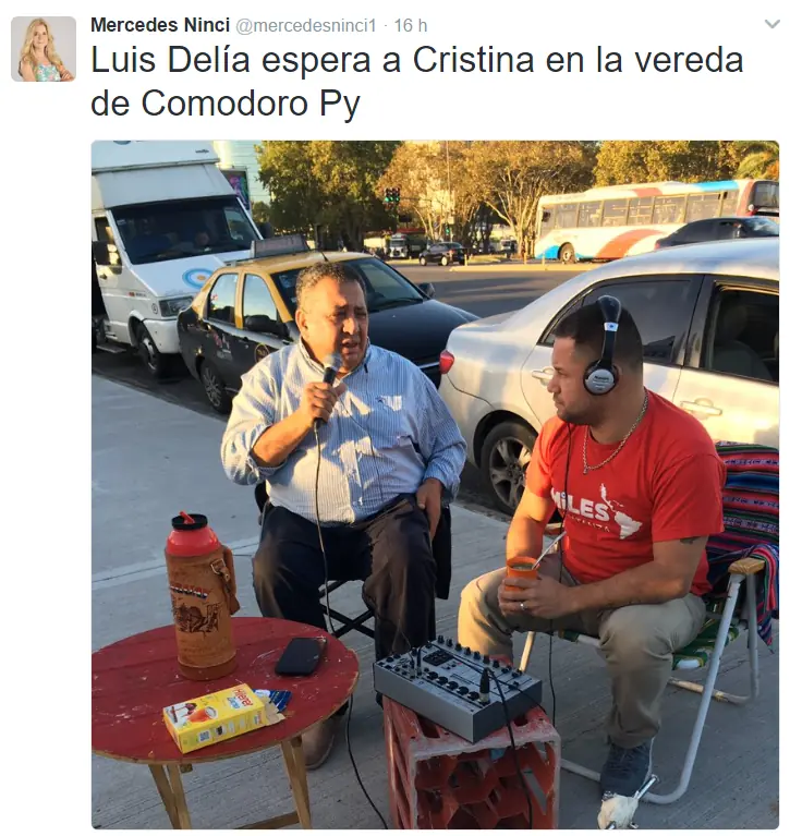 D'Elia salva a periodista de Clarin