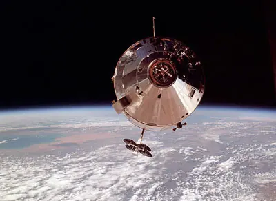 Extraterrestres rescataron a los astronautas del Apolo 13