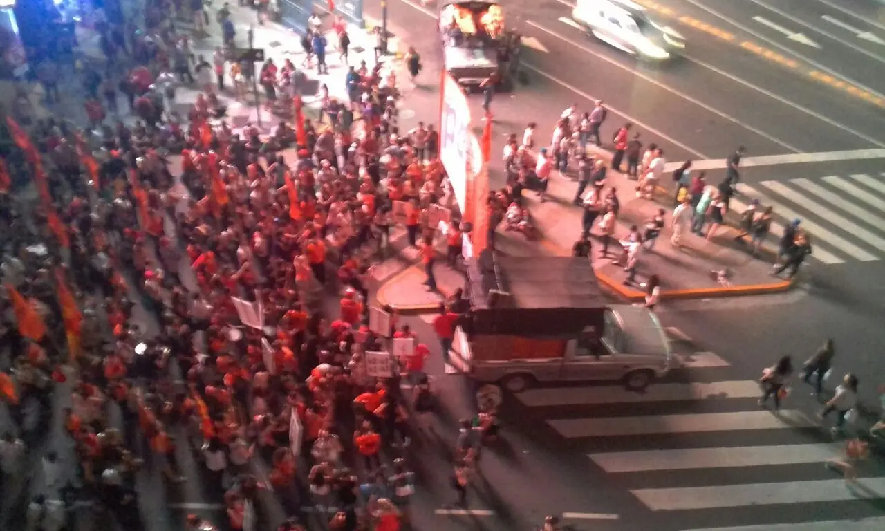 Ahora la Izquierda corta la 9 de Julio y copa el centro