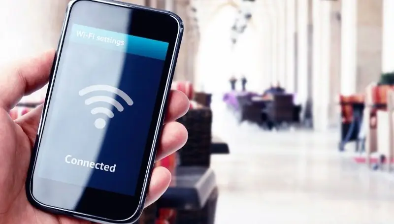 Es posible ser alérgico al Wi-Fi mujer dice que si