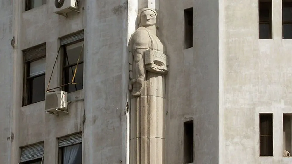 Monumento a la Coima en plena 9 de Julio