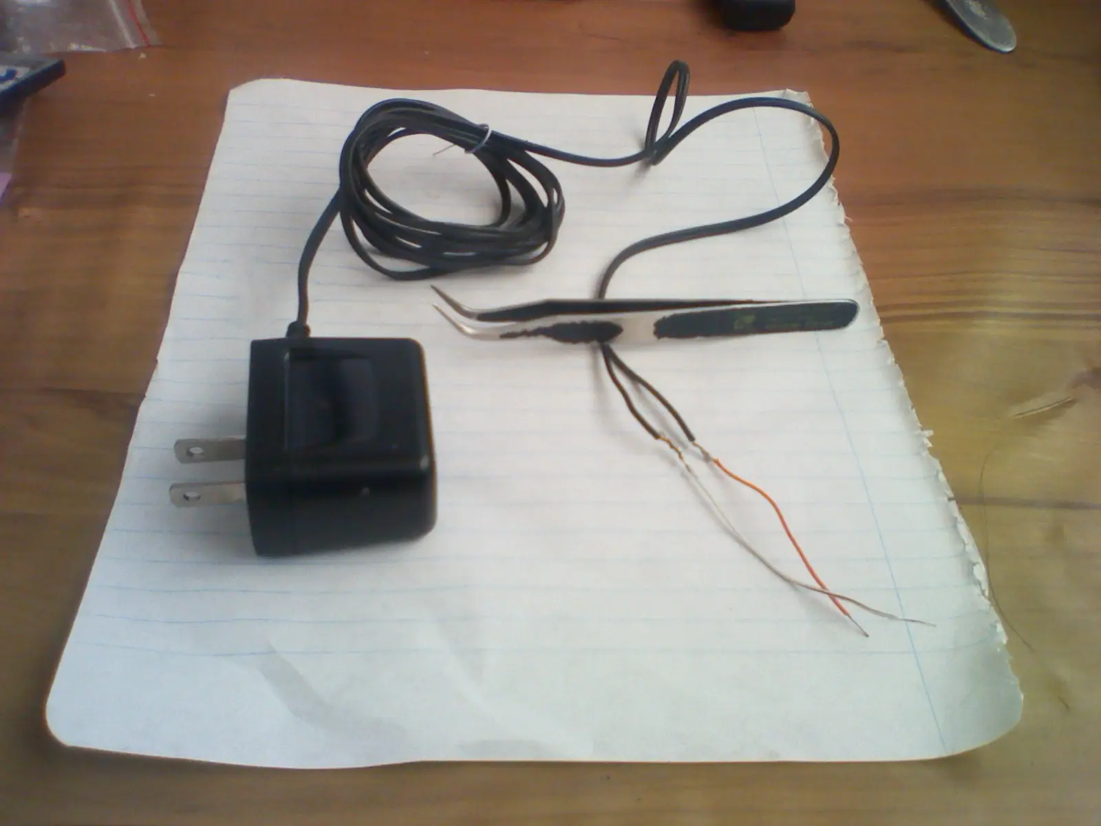 Utiliza cargador como fuente de alimentacion