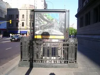 Mito urbano: "La Estacion fantasma del subte A"