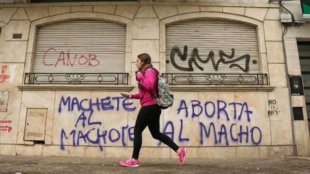 Feminismo vuelve psicópata a la mujer