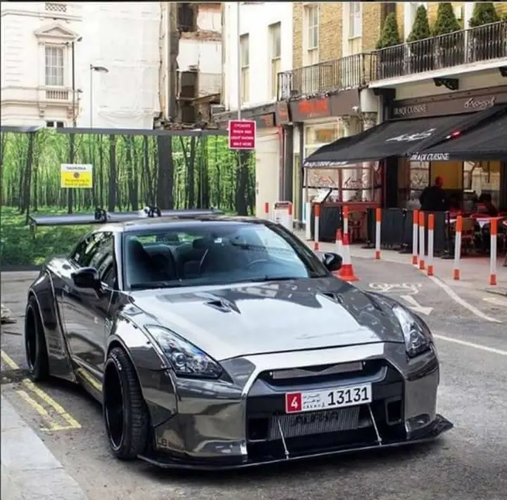 +5 si te gusta el Nissan GT-R R35