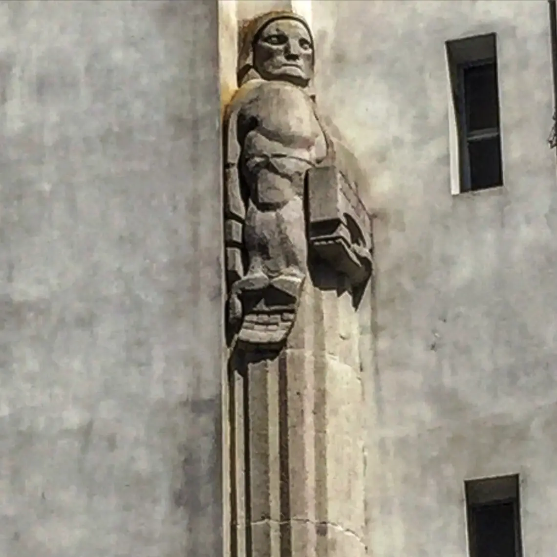 Monumento a la coima en la 9 de Julio