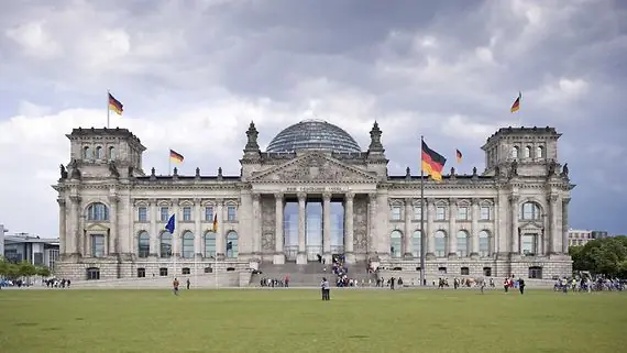 Rusia defiende construcción del Reichstag en parque militar