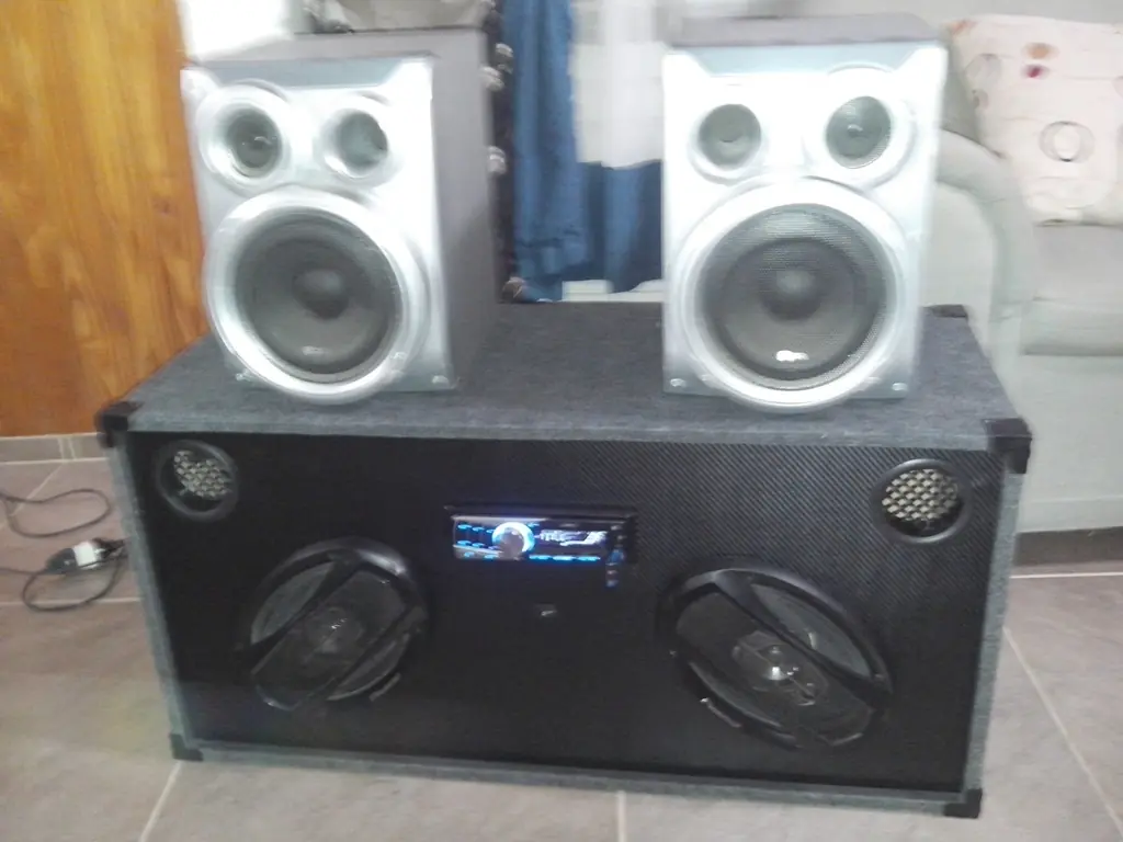 Les Presento Mi Cajita Musical, Entra!