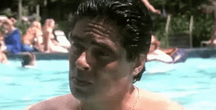 Hombres que se orinan en las piscinas. PELIGRO!!