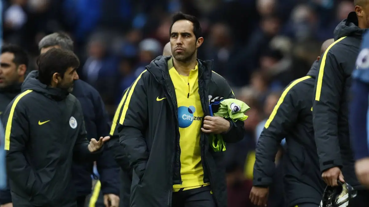Bravo otra vez suplente en el City frente al Bournemouth