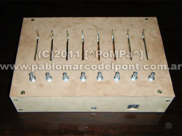 Consola MIDI de 16 canales