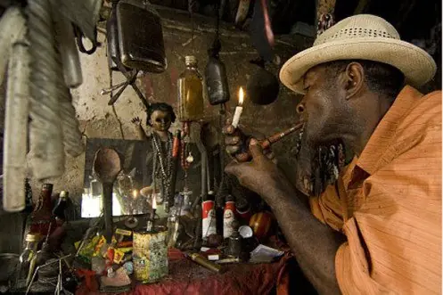 Algunas creencias y rituales mágicos de narcos colombianos