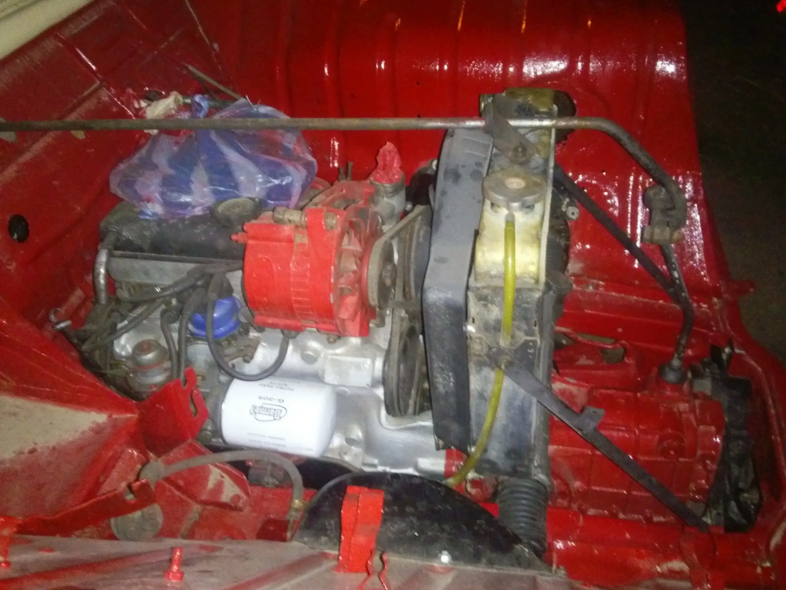 restauracion de renault 4....todavia falta!! asi va quedando