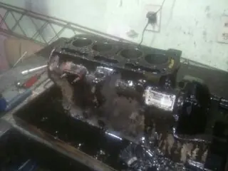 restauracion de renault 4....todavia falta!! asi va quedando