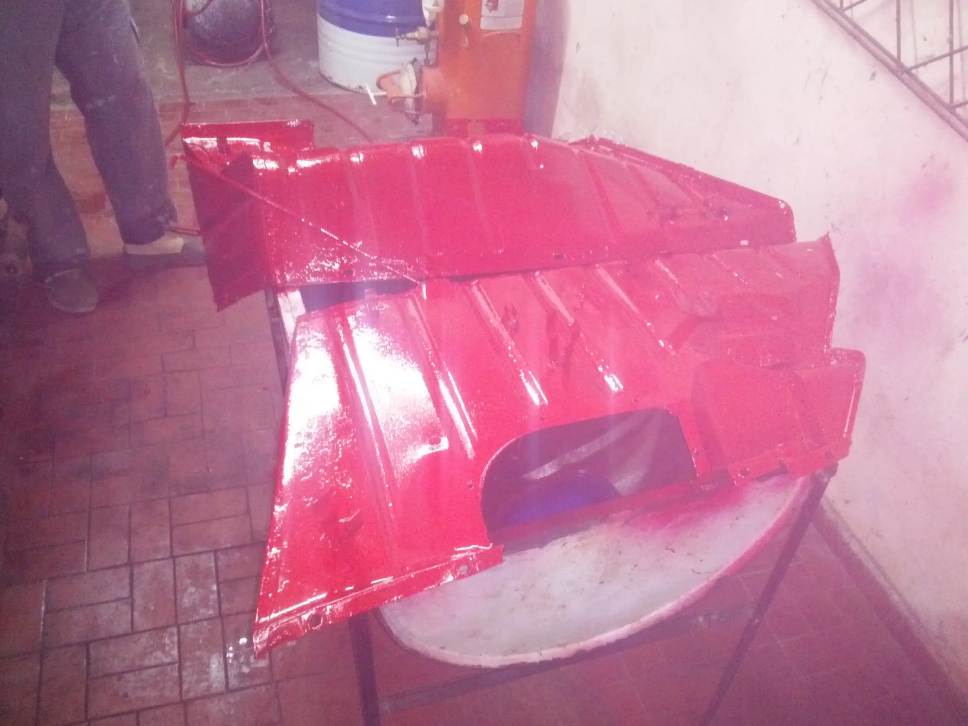 restauracion de renault 4....todavia falta!! asi va quedando