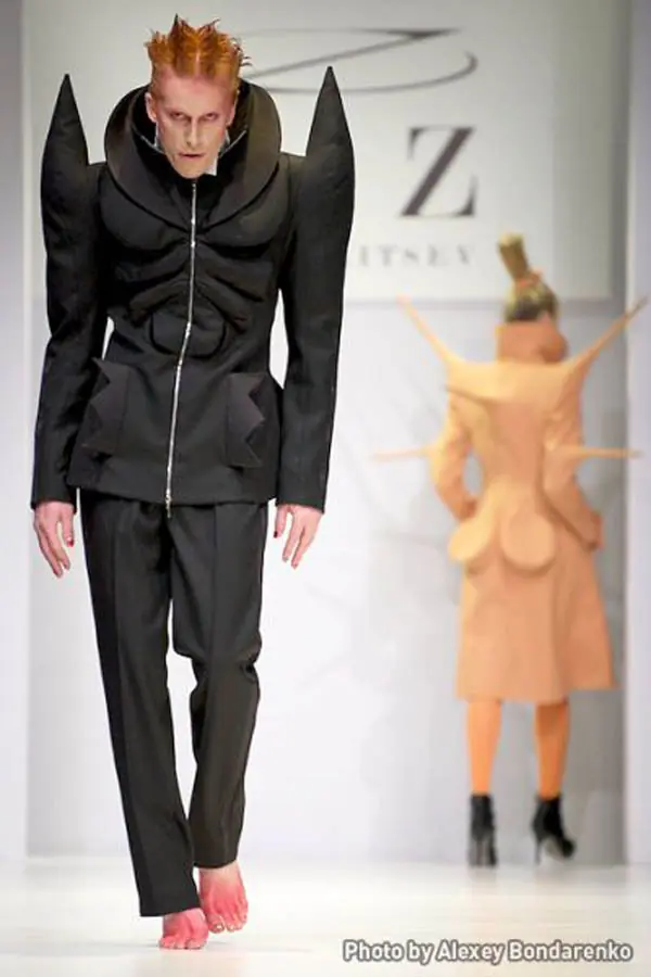 bizarre