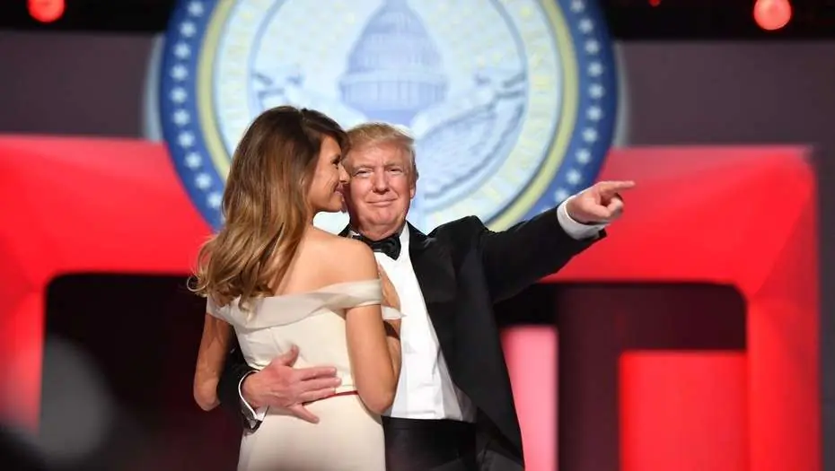 Melania Trump y su extraño lenguaje corporal