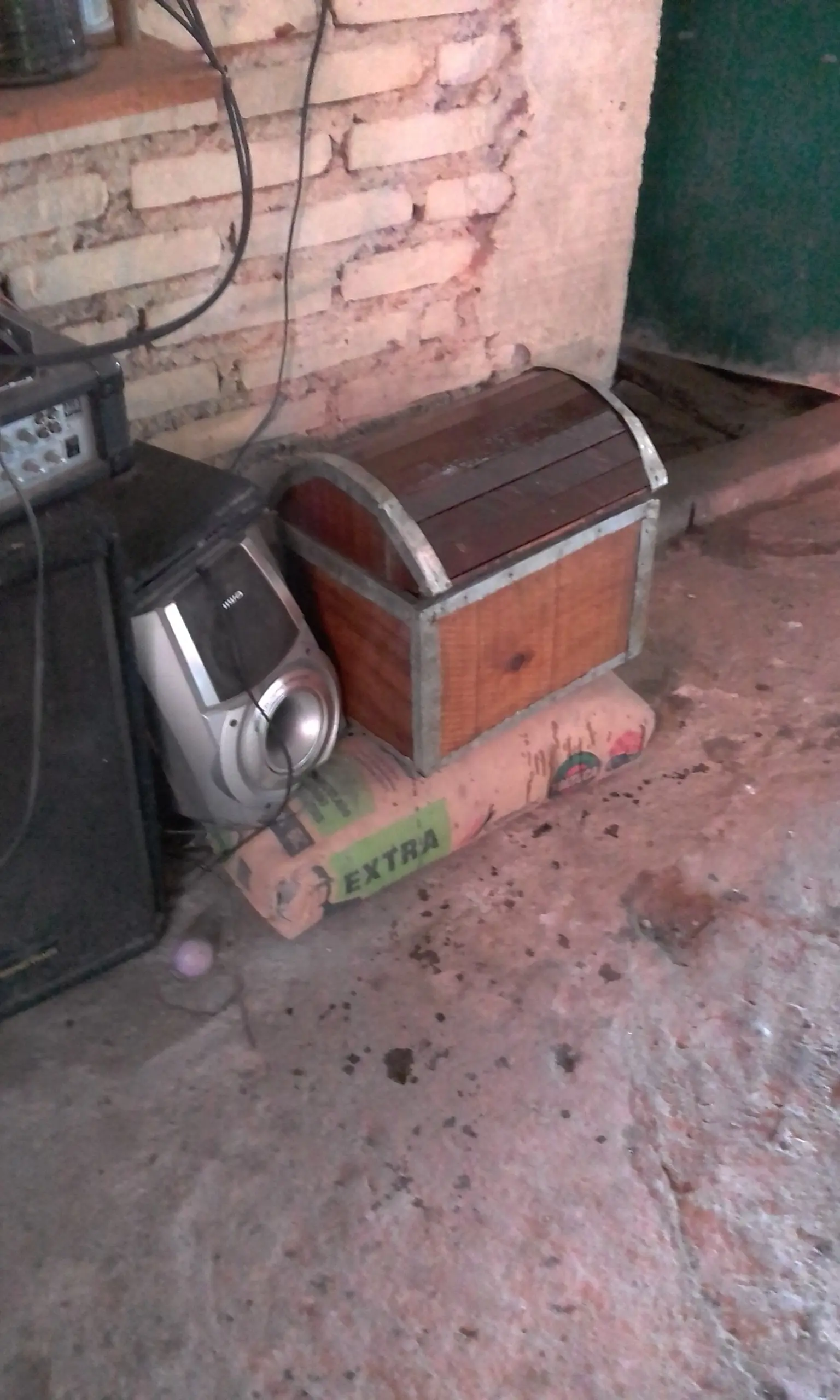 Hice un cofre de madera en mi tiempo libre y...